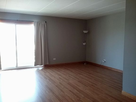 3rd image of 10840 S Kilpatrick Ave #2NE