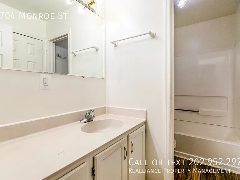 5704 Monroe St — Photo 8