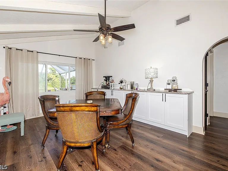 2507 Lakeview Dr — Photo 21
