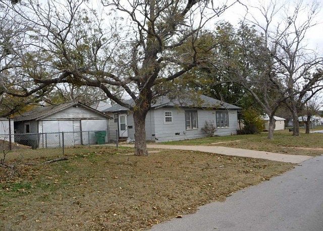 2nd image of 501 E 1st St