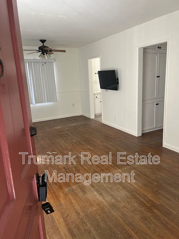 1 bed, 1.0 bath, $1,950 — Photo 1