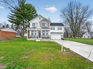 5264 Cooley Lake Rd, Waterford, MI