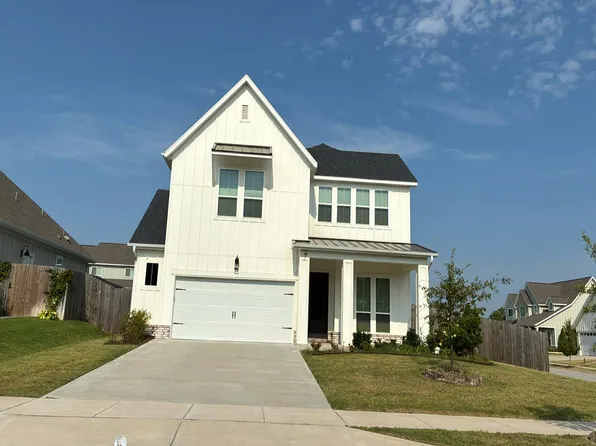 2704 S 20th St, Rogers, AR 72758