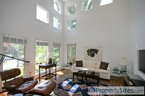 1st image of 275 Greenwood Blvd