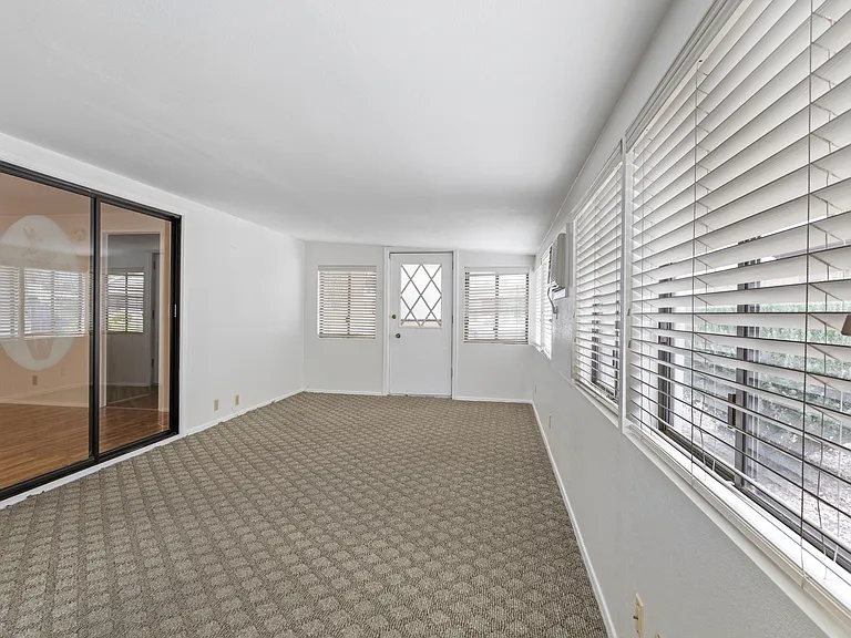 5223 E Lindstrom Ln — Photo 13