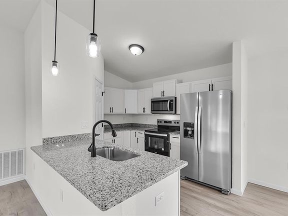 4th image of 21950 SW MARINE BOULEVARD