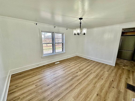 3rd image of 703 Cerulean Rd