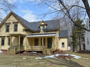 42 Summer St, Hampden, ME 04444