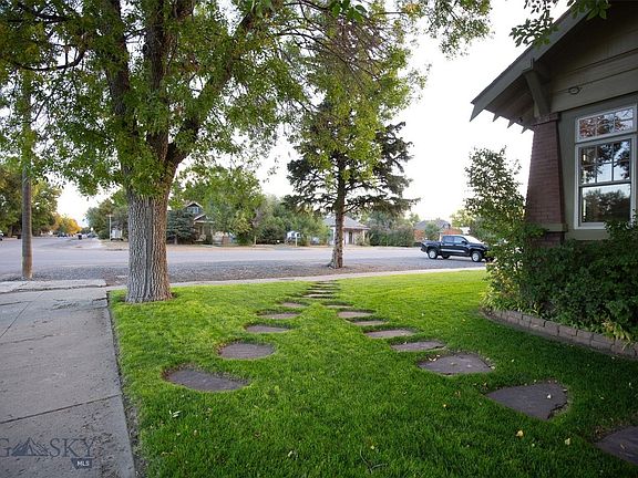5th image of 12 N Division St