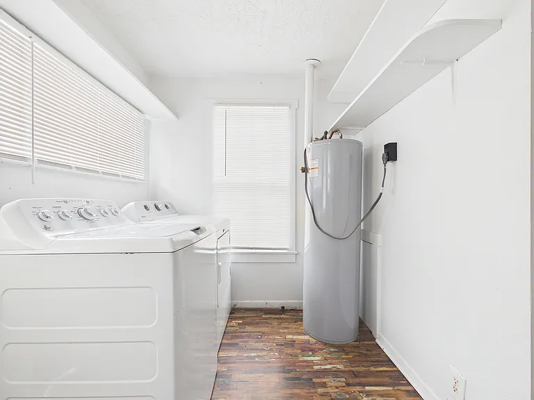138 Watson St — Photo 12