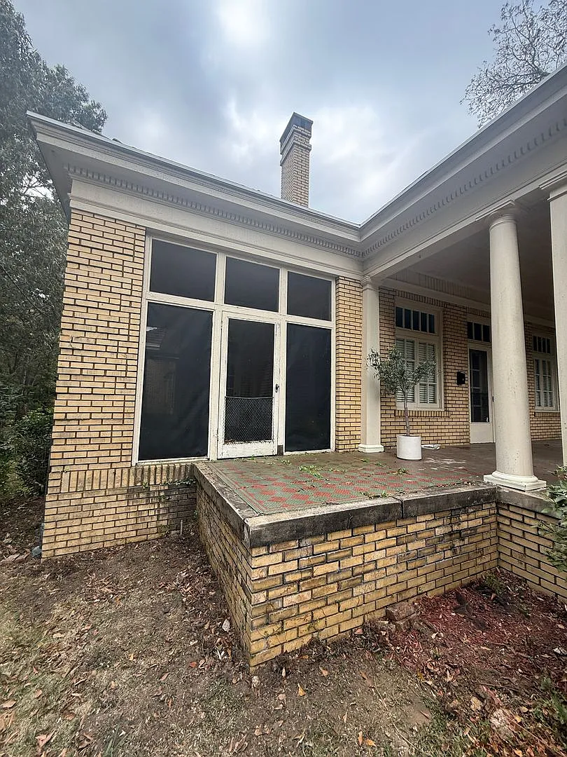 Building Photo - 144 Clanton Ave