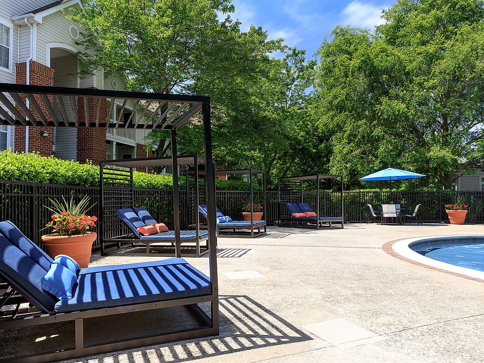 Poolside Tanning Cabanas
