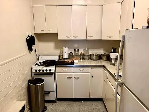 3205 N Clark St #218 — Photo 4