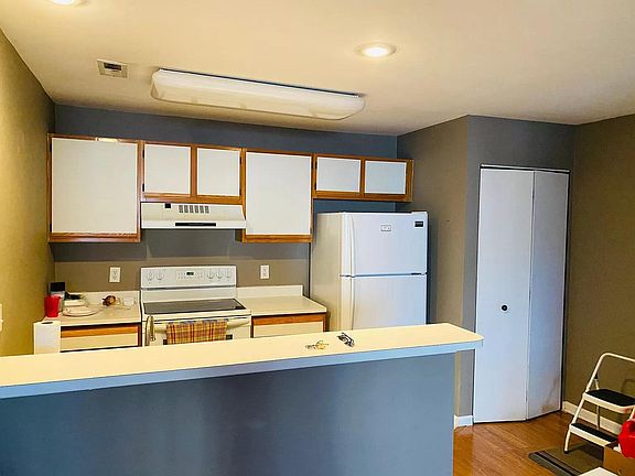 3rd image of 21 Chesapeake Dr #21