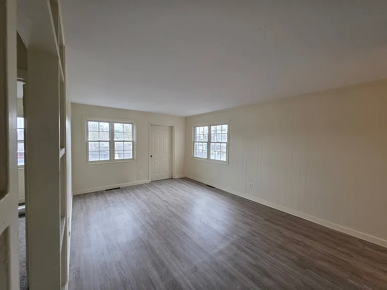 64 Albany St #2 — Photo 7