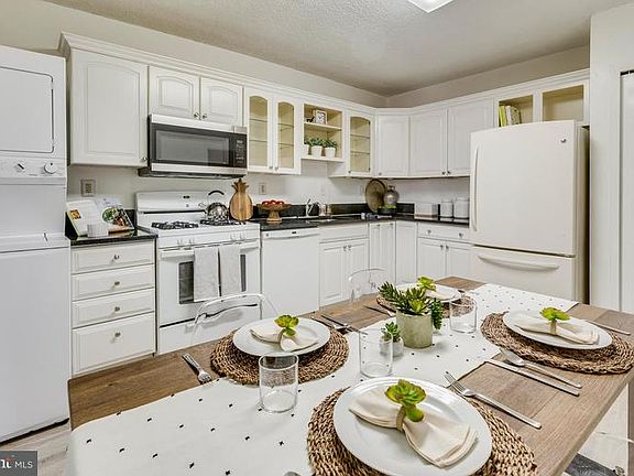 5th image of 3705 S George Mason Dr APT 315S