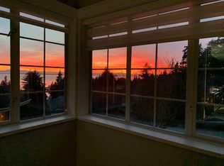 486 Ocean View Dr, Gibsons, BC V0N 1V5