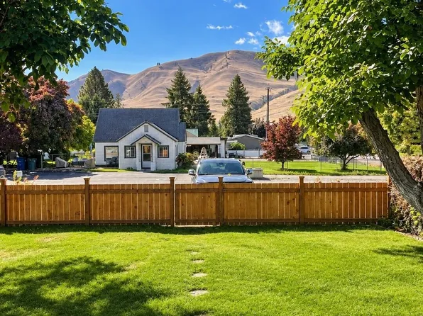 507 E Wapato Avenue, Chelan, WA 98816