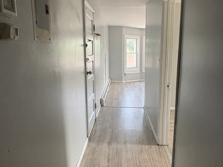 208 Main St #B — Photo 9