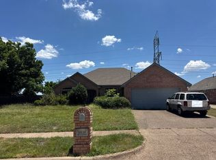 10138 Trail Ridge Dr, Benbrook, TX 76126