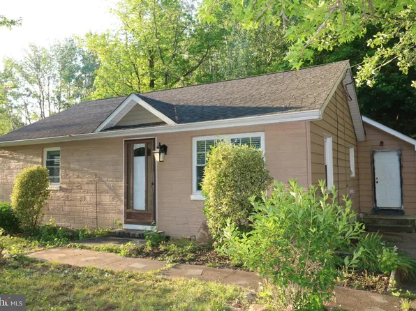 221 Hendrickson Mill Rd, Logan Township, NJ 08085