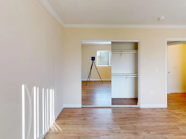 VNT - The Village Apartments — Photo 10