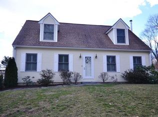 89 Hillcrest Rd, Niantic, CT 06357