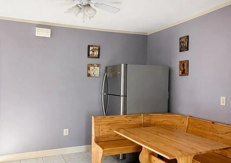 1422 Fanshawe St #1 — Photo 2