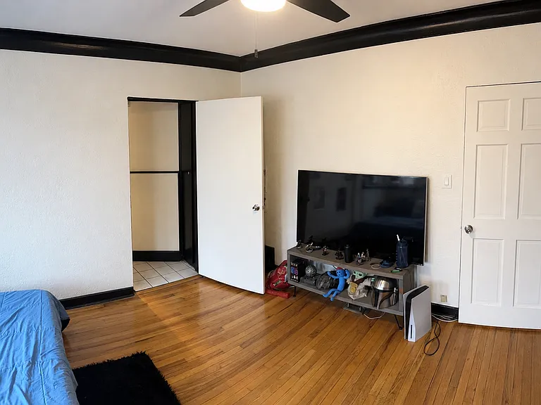 1007 Hazel Ct #1 — Photo 4