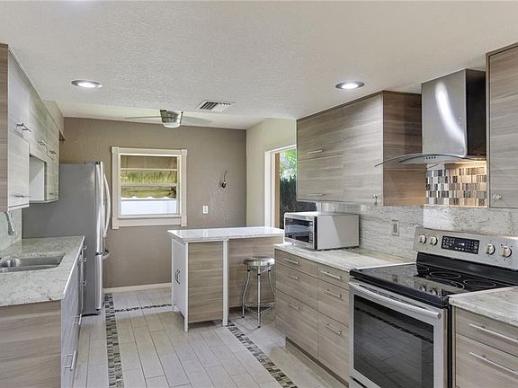 5th image of 1714 Jeffords St