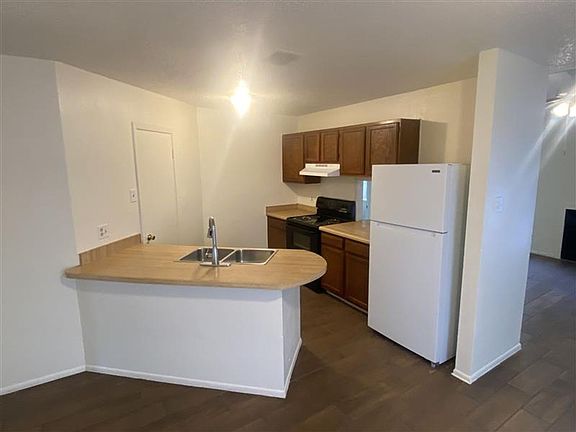 5th image of 2545 Corian Glen Dr