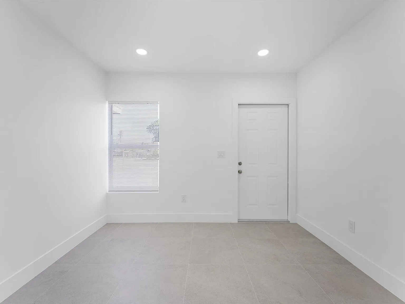 2 bed, 1.0 bath, 600 sqft, $1,900 — Photo 4