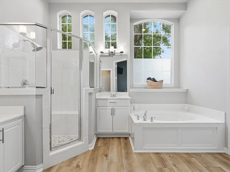 5668 Bay Meadows Dr — Photo 24