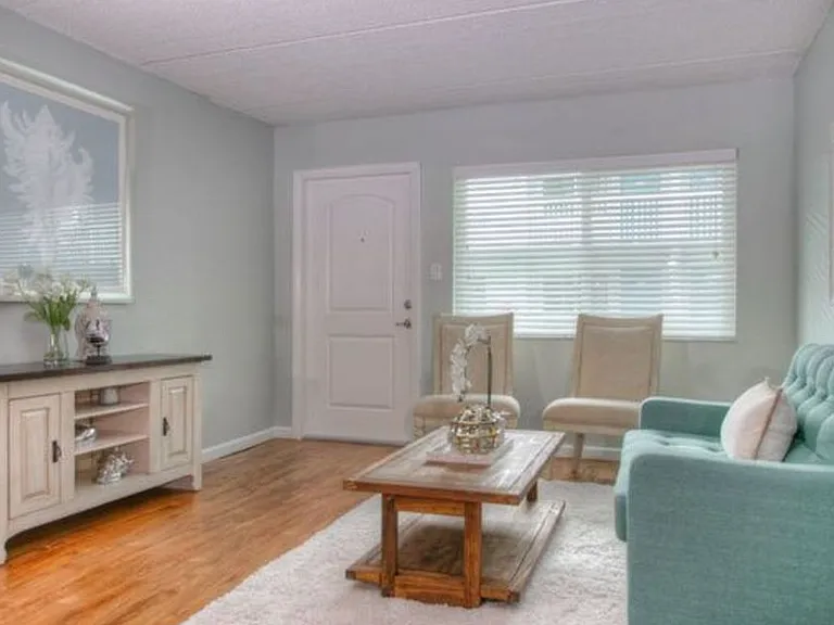 Bayside Villas Apartments — Photo 4