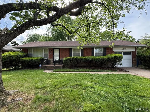 325 Rand Dr, Saint Louis, MO 63135