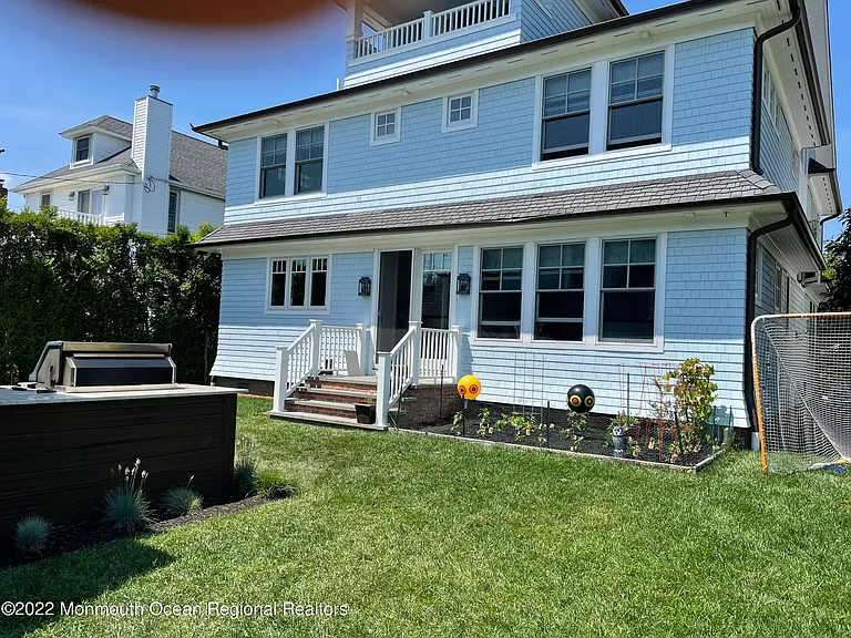117 Sylvania Ave — Photo 36