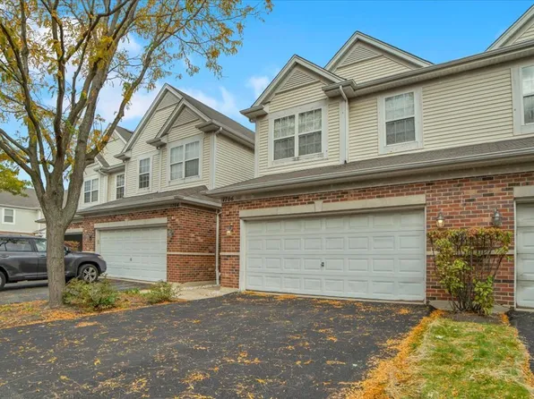 1706 Buckingham Dr, Des Plaines, IL 60018