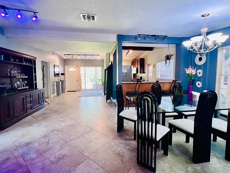 610 Ventura Ave — Photo 13