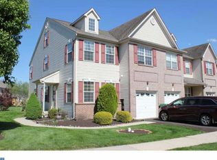 221 Larkspur Ln, Hatfield, PA 19440