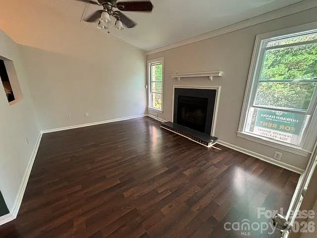 2 bed, 2.0 bath, 886 sqft, $1,800 — Photo 4