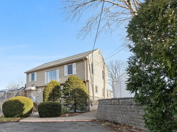 99 Maplewood Rd, Lynn, MA 01904