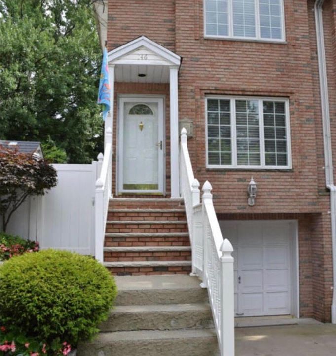1st image of 146 Fairfield St