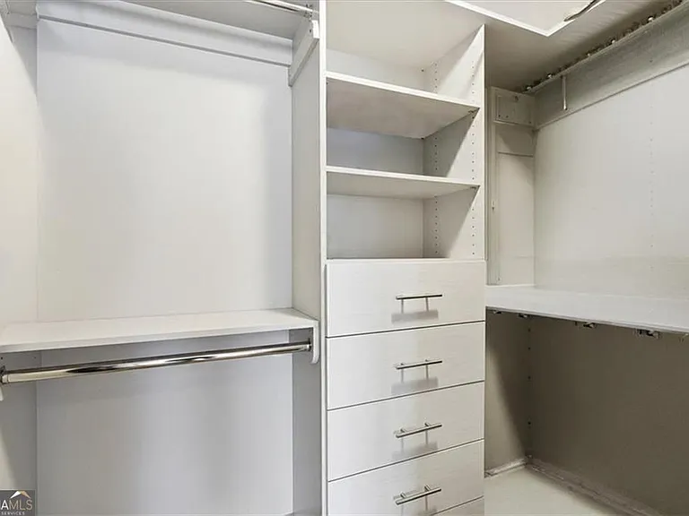 1250 Breuer Mews NW — Photo 17
