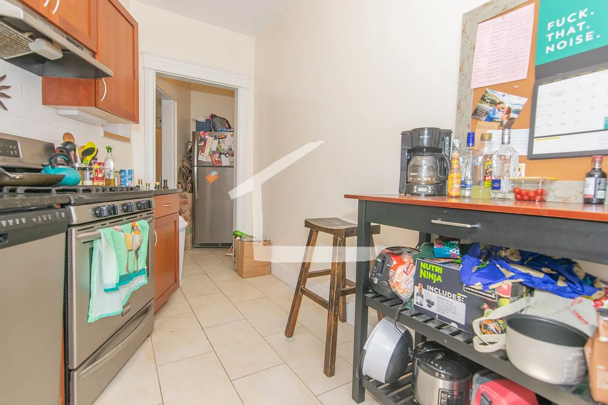 Photo 1 of 8 - 1328 Commonwealth Ave #4B - Boston, MA Primary Photo - 1328 Commonwealth Ave #4B