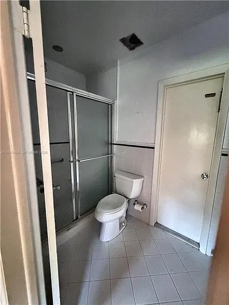 4 bed, 2135 sqft, $5,000 — Photo 2