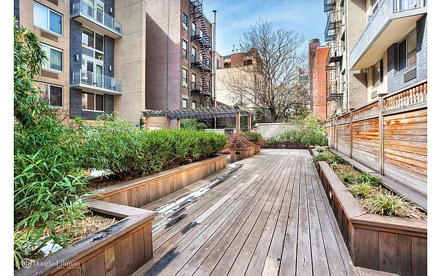 Sold by Douglas Elliman | media 21