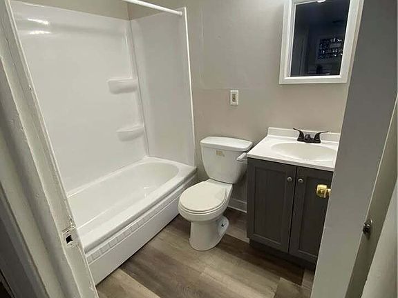 4th image of 2447 11th Ave S #3