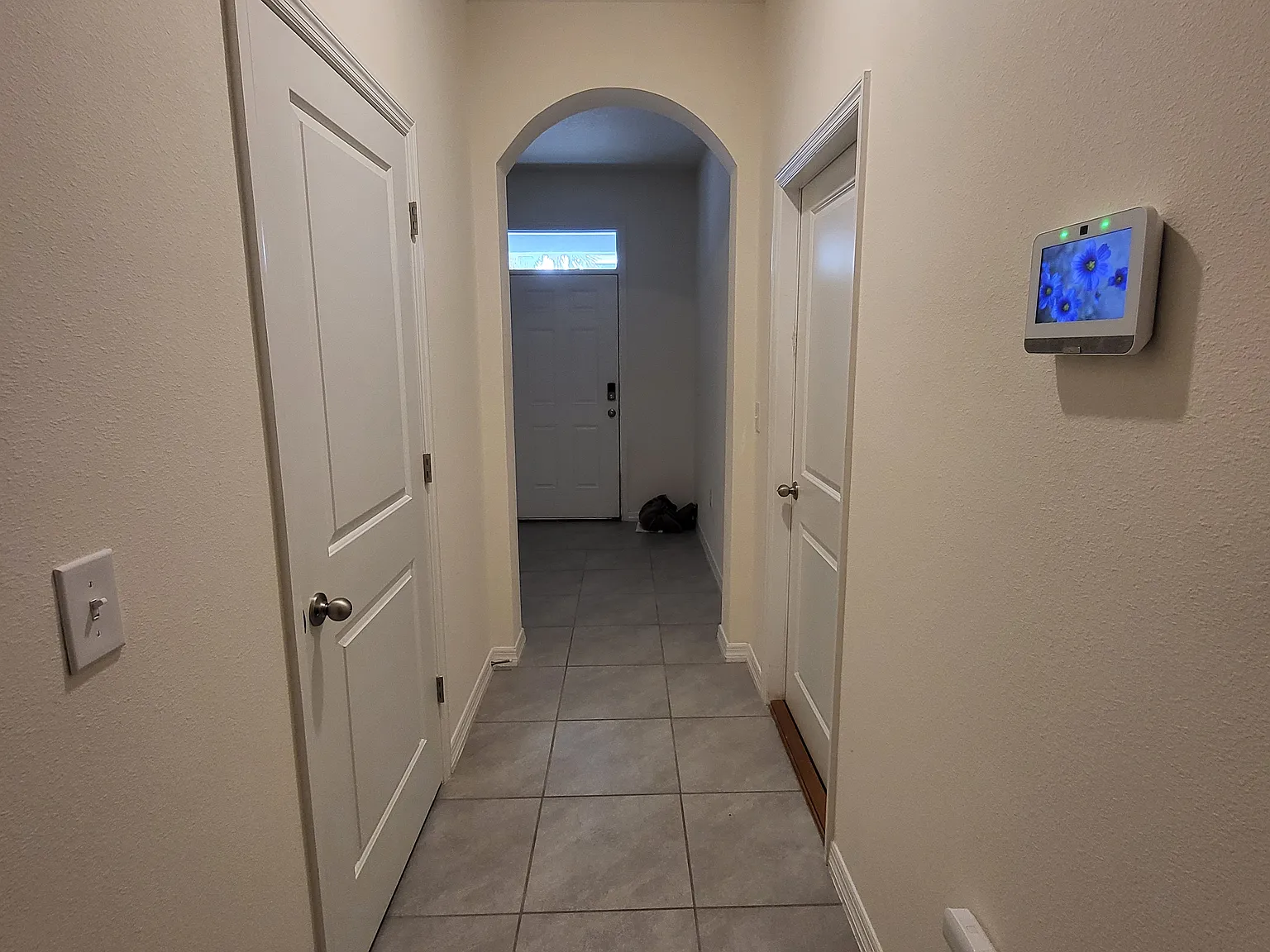 3 bed, 2.5 bath, 1673 sqft, $2,285 — Photo 3