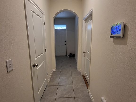 3rd image of 3137 Pleasant Willow Ct