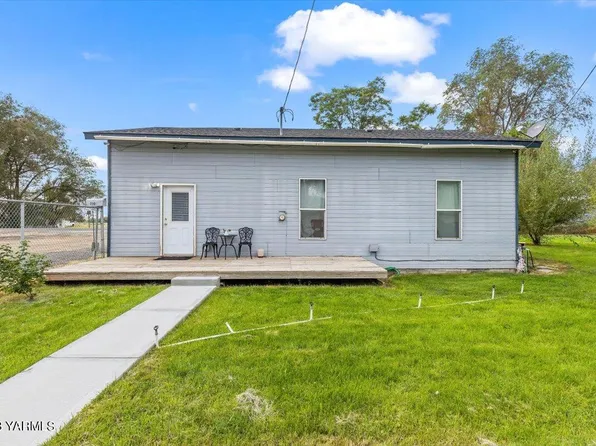 2205 S 10th Ave, Union Gap, WA 98903